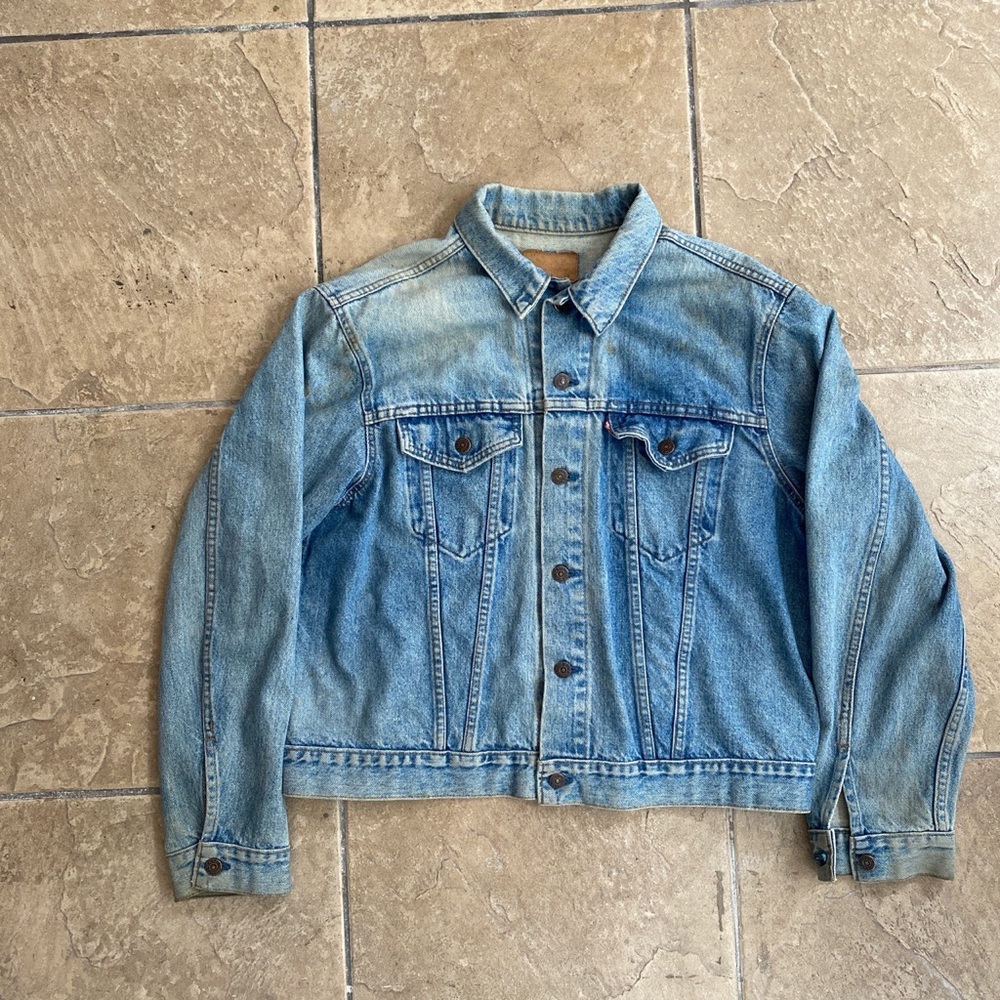 VINTAGE LEVIS DENIM TRUCKER JACKET